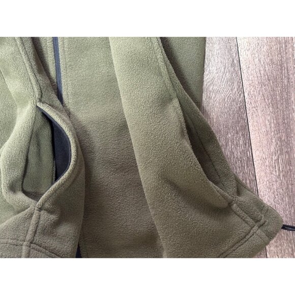 TIMBERLAND MENS VEST SIZE L MILITARY GREEN FULL ZIP FLEECE FRONT POCKETS - Picture 3 of 6